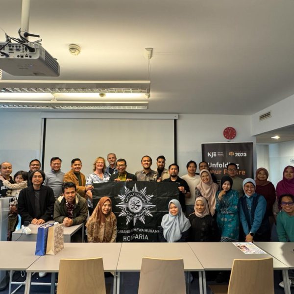 Dokumentasi 3 - Foto Bersama PCIM Hungaria